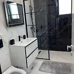Lake Home Apartment *